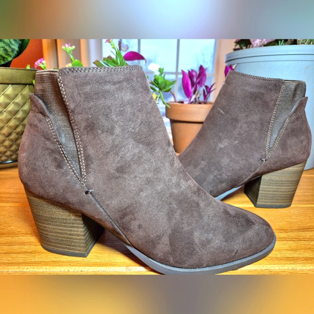 LC Lauren Conrad "Adelynn" Women's Ankle‎ Boots - size 9